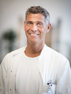  Professor Tomas Starch-Jensen